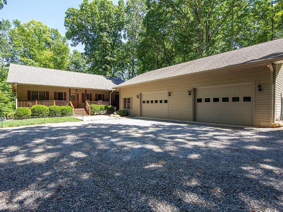 1st image of 2926 Hickory Cove Ln