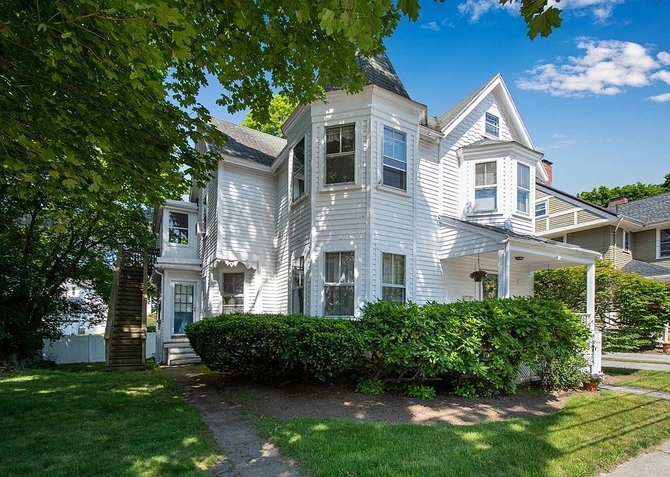 22 Linden St, Reading, MA 01867 | Zillow