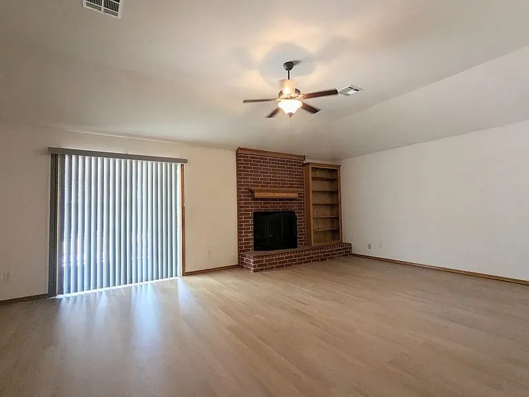 5516 SE 81st St — Photo 5