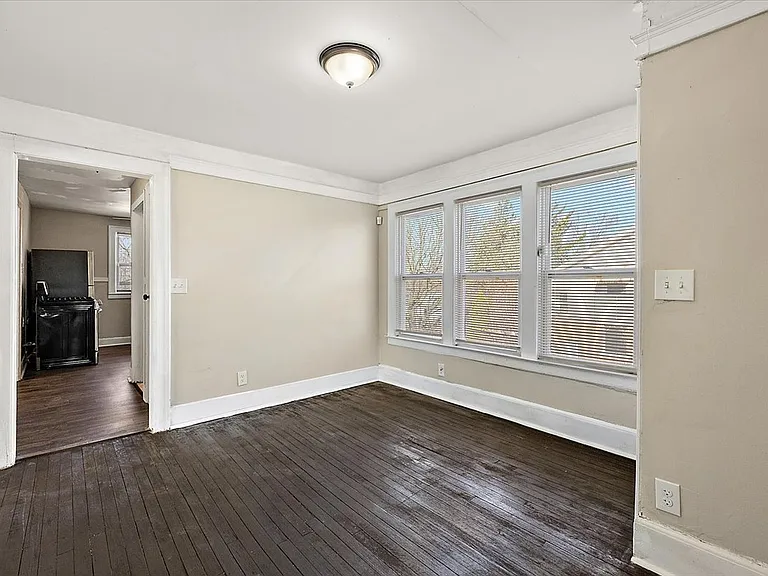 5741 Lakewood St — Photo 16