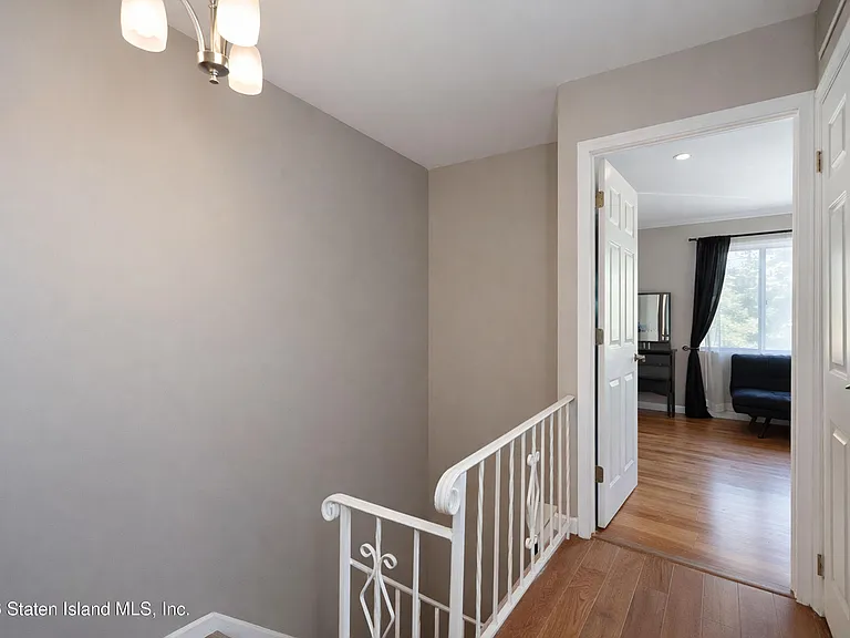 10 Pratt Ct — Photo 3