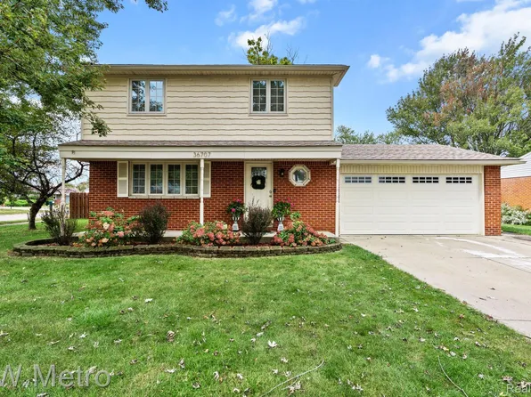36707 Barr St, Clinton Township, MI 48035