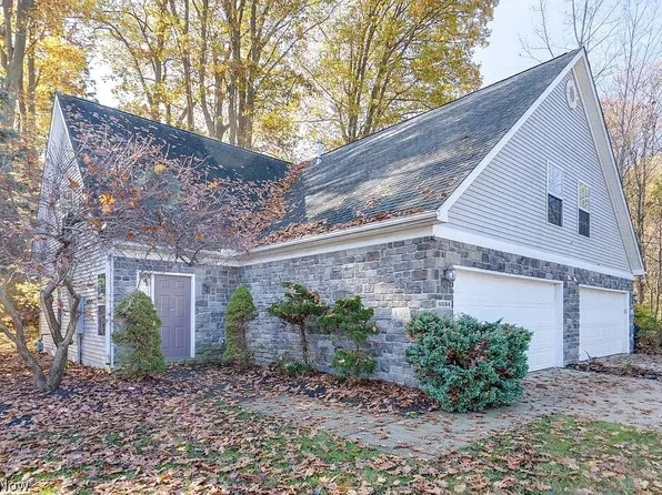 6684 Courtyard Dr #13, Madison, OH 44057