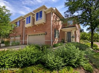 2147 Claridge Ln, Northbrook, IL 60062