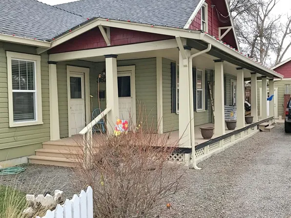 362 N 3rd St, Central Pt, OR 97502