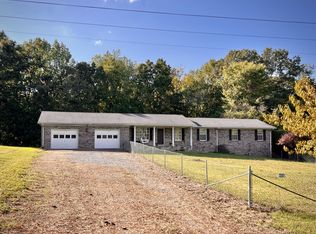 1005 W Point Rd, Lawrenceburg, TN 38464