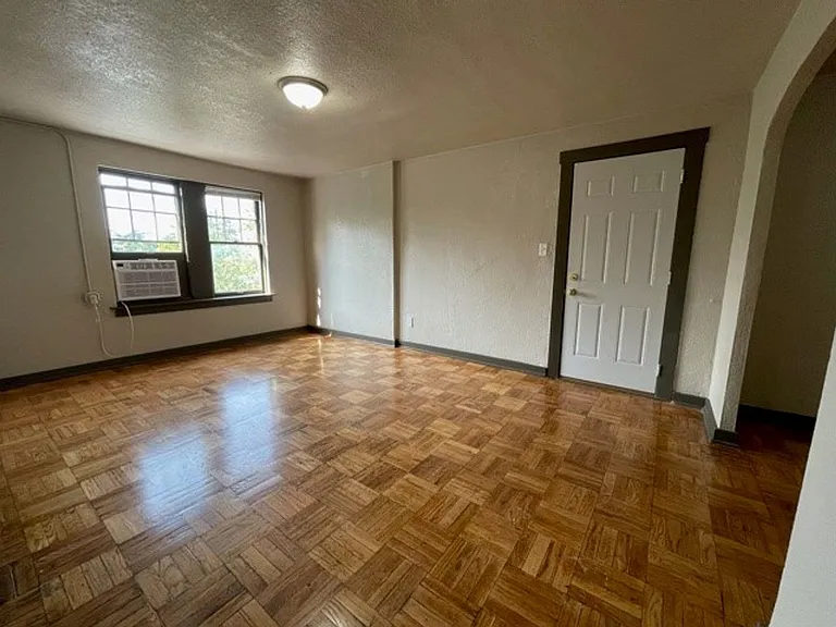 1626 D Street Apartments — Photo 46