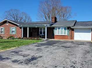 42 Burgin St, Crab Orchard, KY 40419