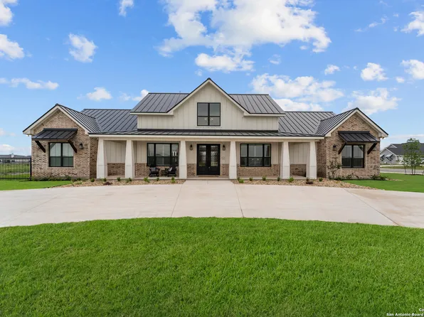 303 Century Oaks, Seguin, TX 78155