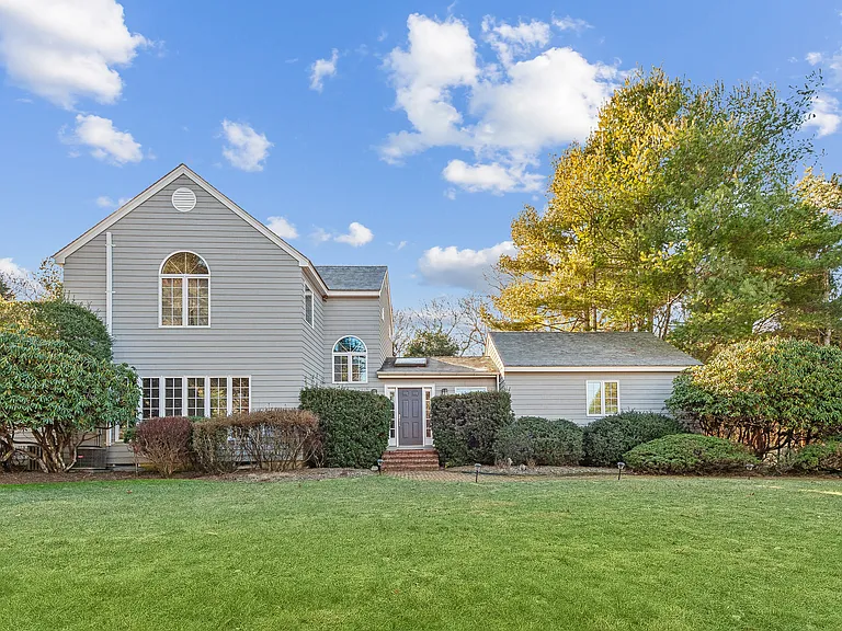 1 Chestnut Way — Photo 3