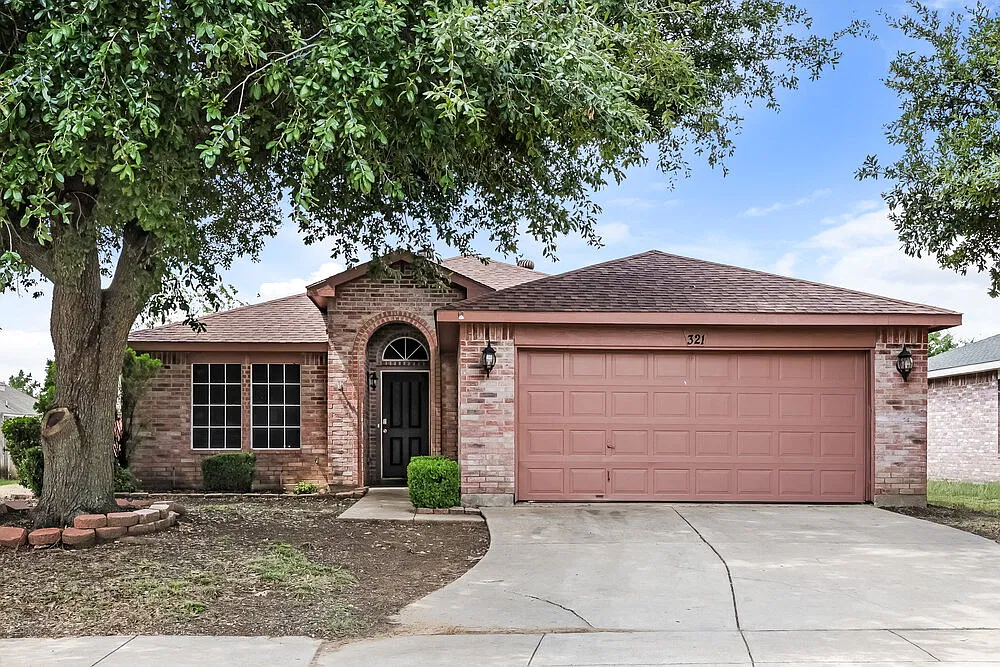 3 bed, 2.0 bath, 1435 sqft, $1,930 — Photo 1