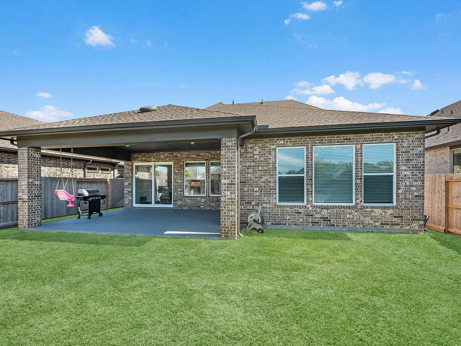 5 bed, 4.0 bath, 3231 sqft, $3,850 — Photo 3