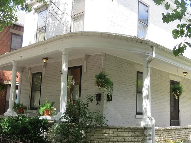 35 Green St #1 — Photo 24