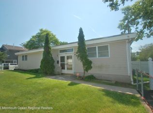 387 Beverly Dr, Keyport, NJ 07735