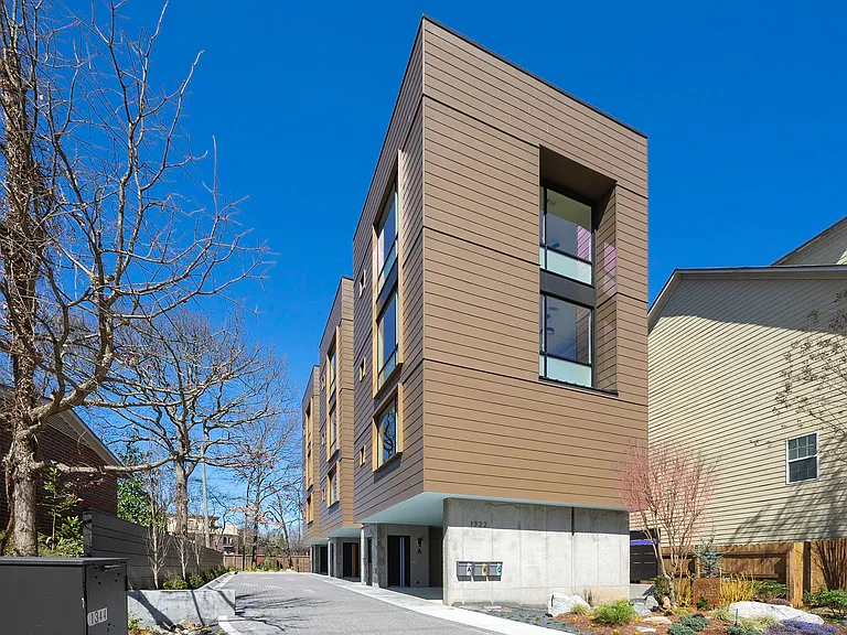 1322 Lafrance St NE #A — Photo 10