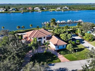 711 Marbrisa River Ln, Indian River Shores, FL 32963