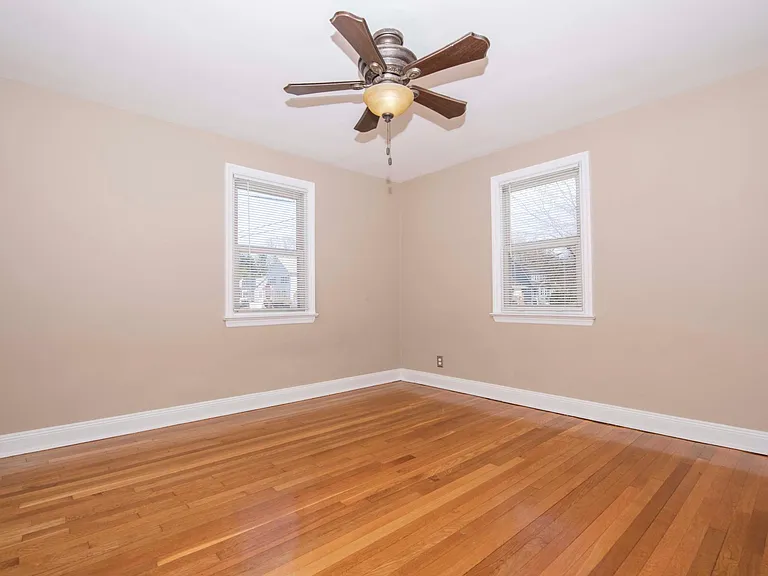 267 Hoover Ave — Photo 17