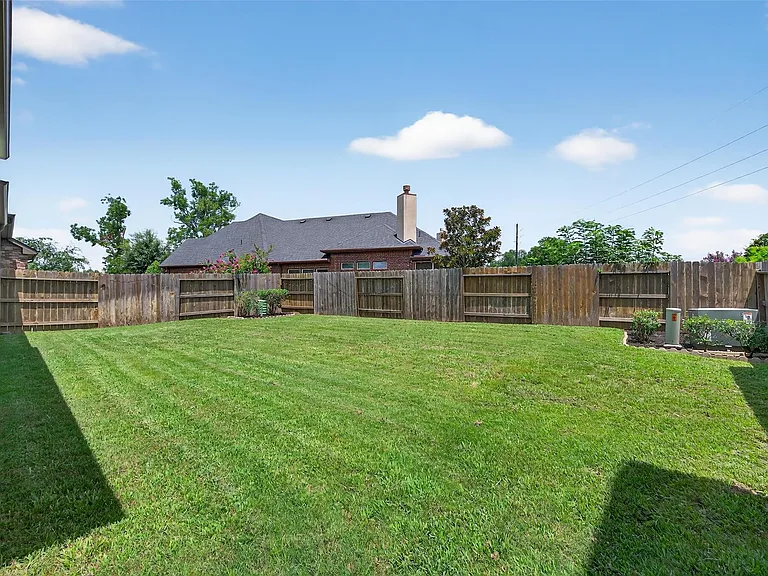 4947 Thunder Creek Ln — Photo 48