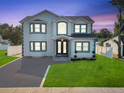 30 Glow Lane, Hicksville, NY, 11801