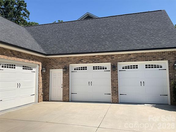 2nd image of 135 Blossom Hill Rd