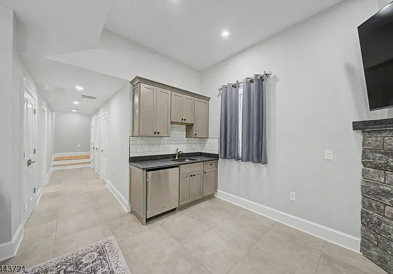 13 Rockaway Ave — Photo 38