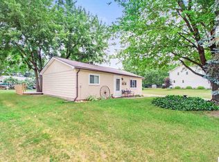 109 Camelot Ct, Brooklyn, MI 49230