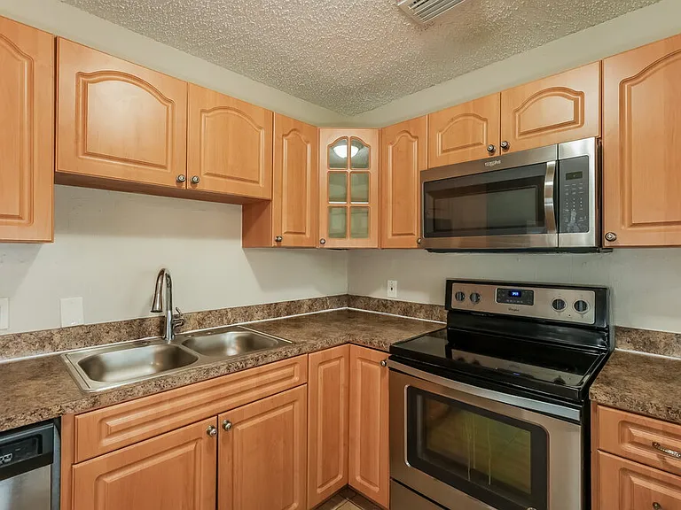 6624 N Cameron Ave — Photo 7