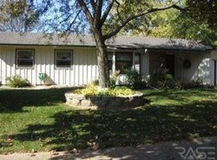 4213 S Thunderbird Trl, Sioux Falls, SD 57103