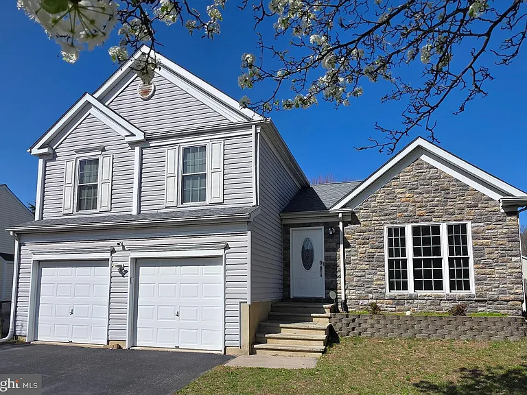 217 Falmouth Way — Photo 2