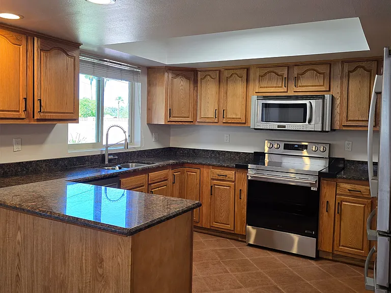 3910 E Shangri La Rd — Photo 4