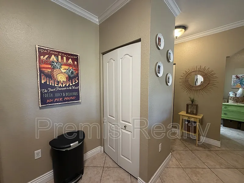 1 bed, 1.0 bath, 890 sqft, $1,795 — Photo 4