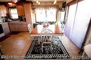 3rd image of 822 Laurel Blvd