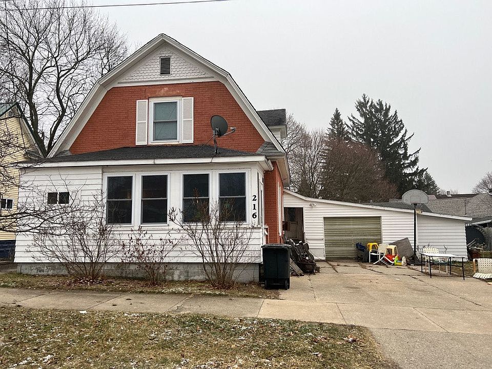 1st image of 216 Hobart St