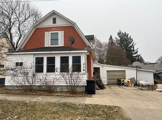 216 Hobart St, Cadillac, MI 49601