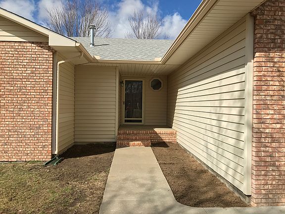 3rd image of 3601 Rockwood Dr