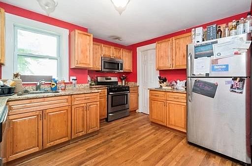2nd image of 22 Marcella St #4