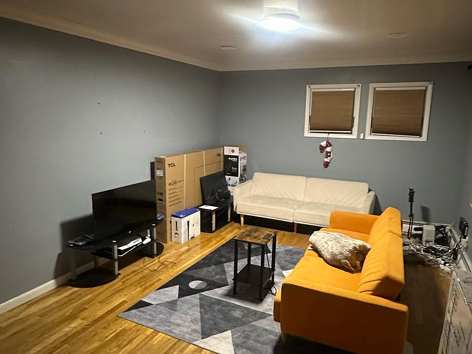 1st image of 41 Isabella Ave #1