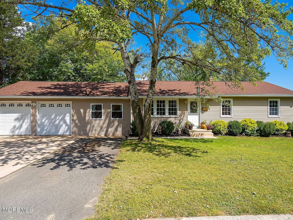 1st image of 8 Hampton Road
