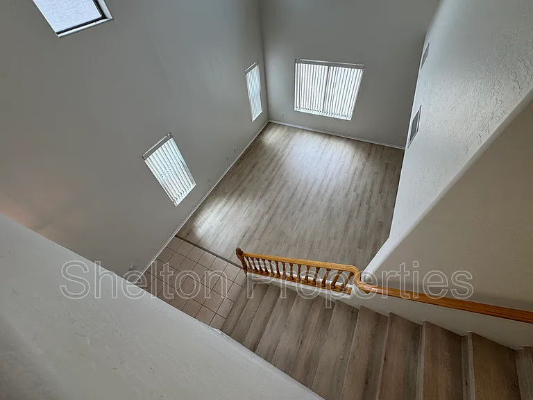 17229 W Caribbean Ln — Photo 15