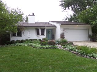 1925 Gladstone Dr, Wheaton, IL 60189