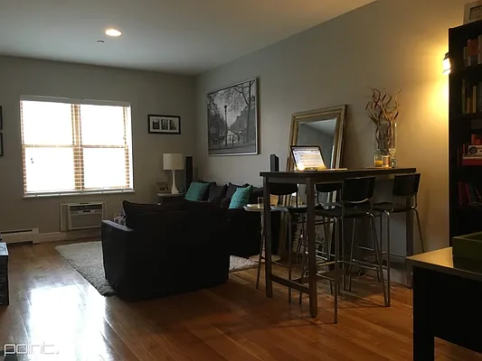 Rented by Point NYC | media 20