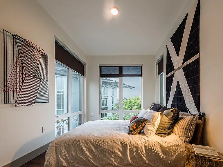 Broadcast Apartments — Photo 20