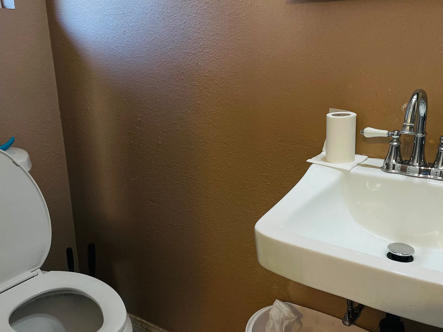 1 bed, 1300 sqft, $815 — Photo 2