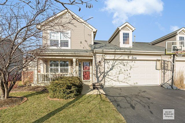 1/2 Duplex with 2 car garage
