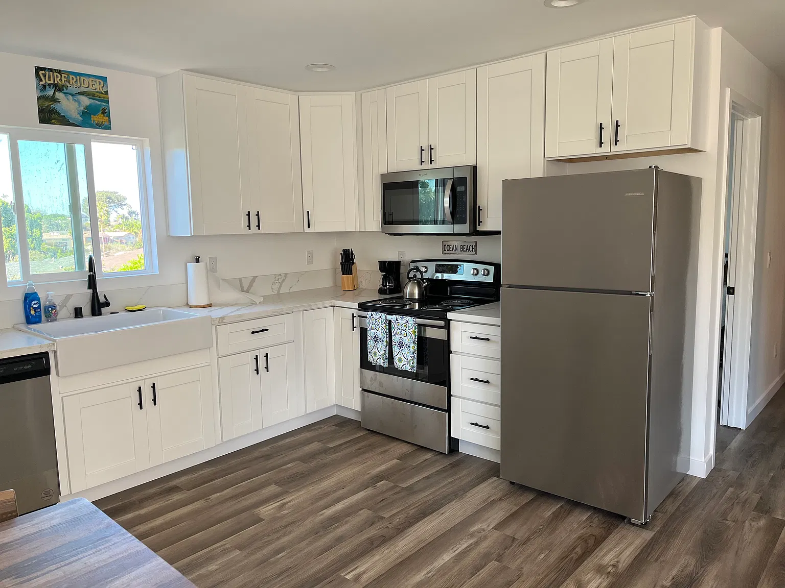 2 bed, 700 sqft, $3,400 — Photo 3