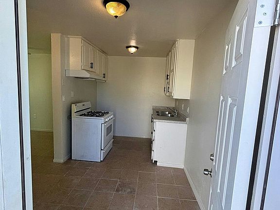 2nd image of 1498 E 6th St APT 7