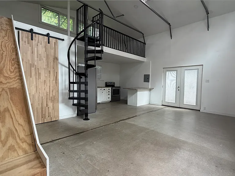 629 Neill Ave #B — Photo 1