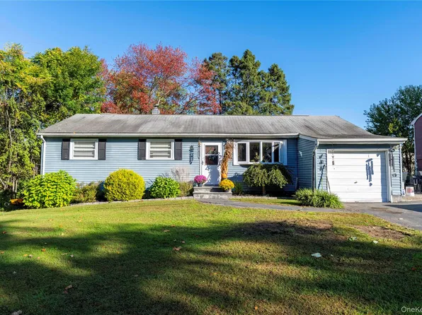 6 Iroquois Drive, Wappingers Falls, NY 12590