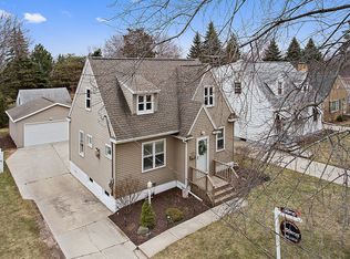 1225 S Clay St, Green Bay, WI 54301