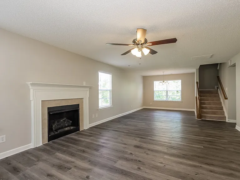 2127 Pleasant Dale Dr — Photo 4
